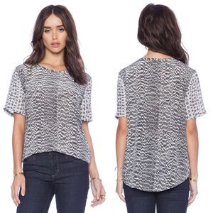 Equipment Riley Viper Scale Silk Tee Womens Medium Snake Contrast Short Sleeve